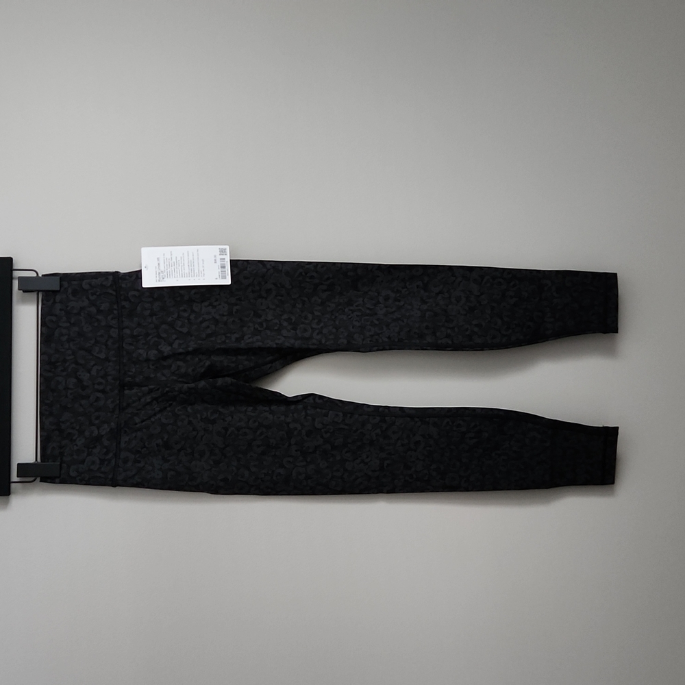 Lululemon NWT Wunder Under HR Tight 28' inseam size 6